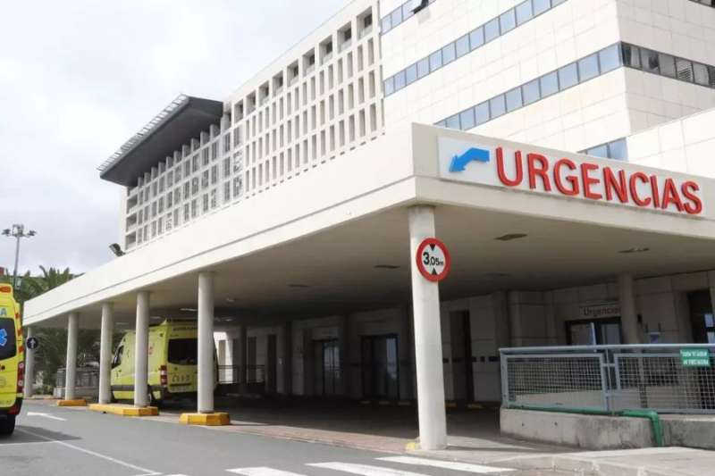 Body of a man found outside hospital in Gran Canaria 