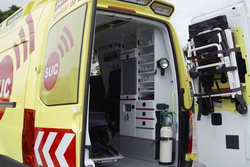 Five injured after car collision in Costa Adeje leaves one vehicle overturned
