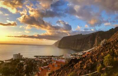 How solo travellers in the Canary Islands keep themselves entertained