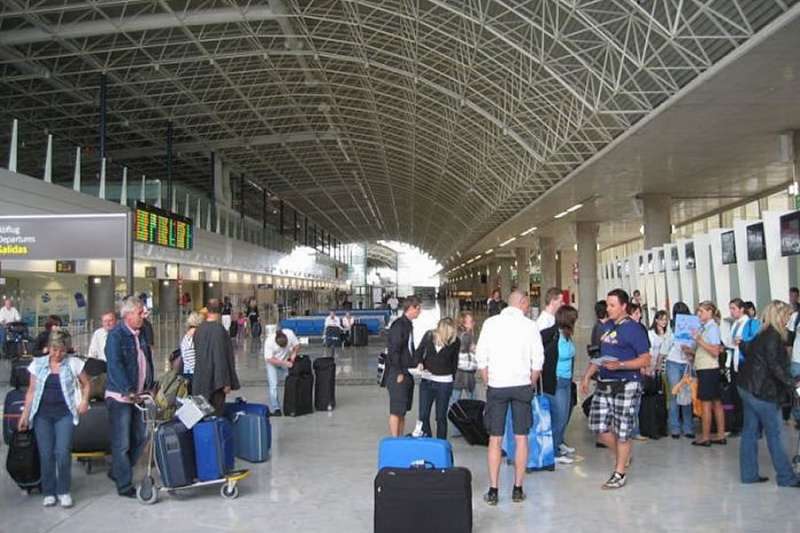 Canary Islands airports handled 4.7 million commercial passengers in August