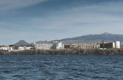 Top 5 Nightlife Experiences in Tenerife: From Beach Clubs to Casinos