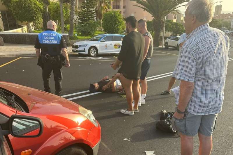 Man knocked of mobility scooter by a car in Los Cristianos