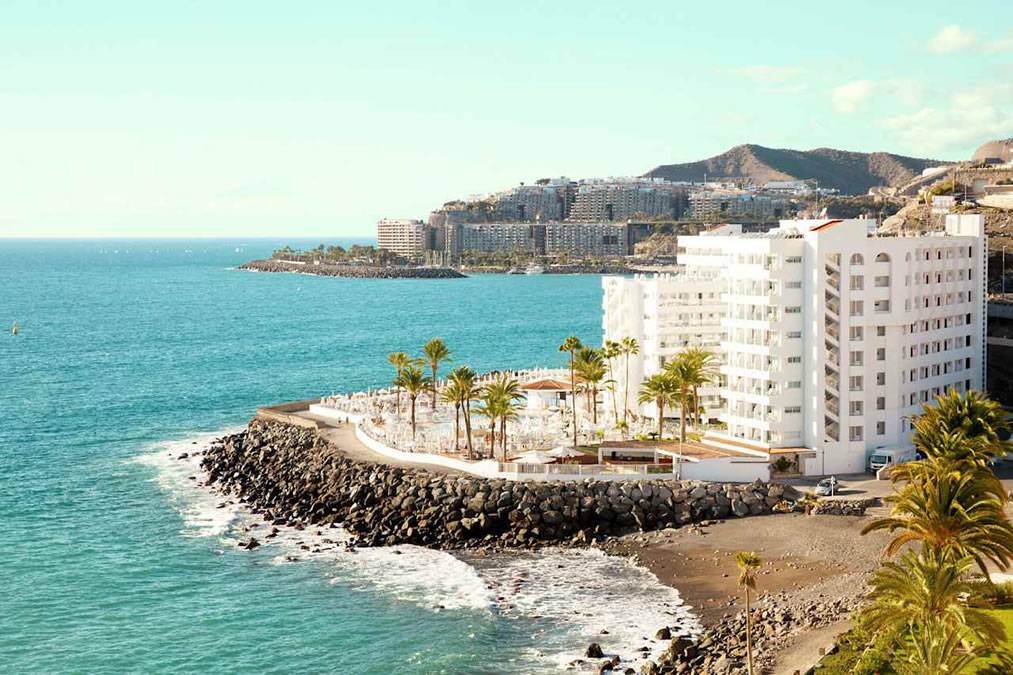 Nordic Travel Leisure Group sells its flagship Gran Canaria hotel for €64 million.