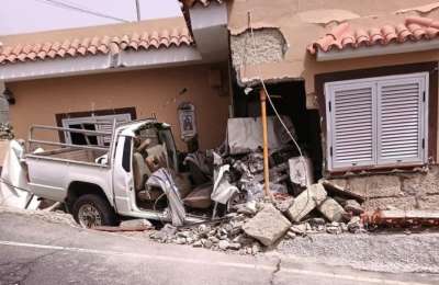Car crashes into house in Tenerife