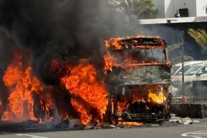 Shuttle bus bursts into flames in Playa Blanca