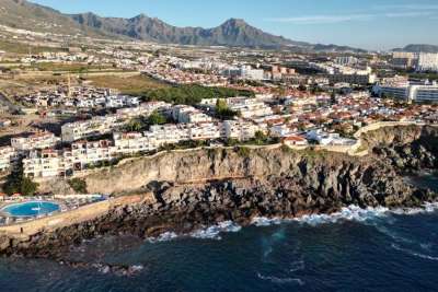 Politicians call to curb number of luxury holiday villas in Adeje