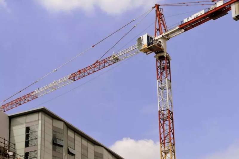 Las Palmas approves new tax breaks for social housing and electric car charging points