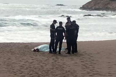 Elderly man drowns on beach despite desperate rescue attempts