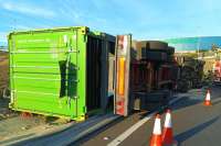 Lorry overturns on the TF-2 causing seven hours of traffic jams in Tenerife