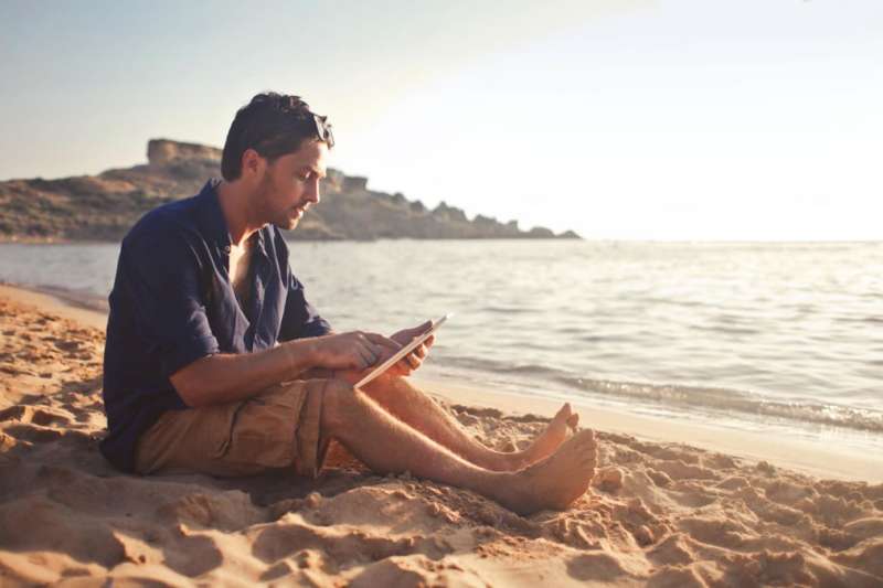 How travellers in Spain and the Canary Islands can apply for a quick online loan