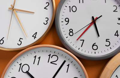 When do the clocks change in the Canary Islands?
