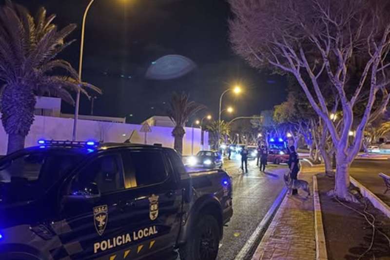 Police hunting man after ‘Jealousy Fuelled’ multiple stabbing in Gran Canaria