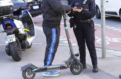 DGT introduces fines up to €1,000 for electric scooter riders with no insurance 