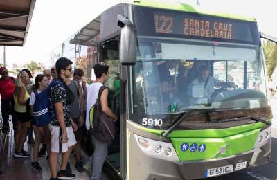 Campaign to ban passengers standing on buses on motorways in Tenerife