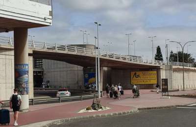 Calls to remove billboard adverts from Lanzarote Airport