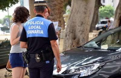 Woman robbed at knifepoint in Tenerife