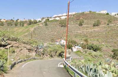 Motorcyclist dies after falling down hillside in Gran Canaria