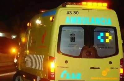 Motorcyclist injured in early morning collision with car on the TF-1 in south Tenerife