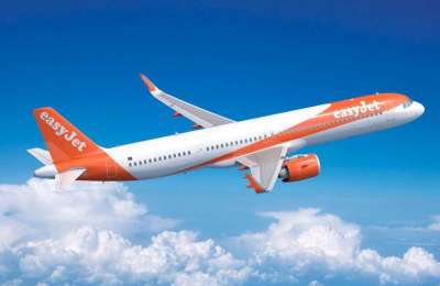 British father and daughter fly to Lanzarote for six hours of sunshine