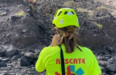 Paraglider seriously injured after falling 20 metres from cliff in Lanzarote
