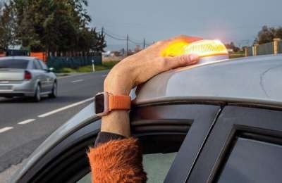 New mandatory accident-warning device confirmed by the DGT