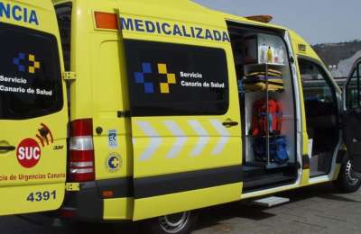 Woman injured after car overturns in Tenerife