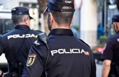 Police boost presence in Canary Islands shopping areas for Christmas