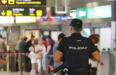 Father arrested after abandoning his son at Gran Canaria Airport
