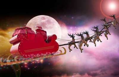 Air traffic controllers confirm the exact time Father Christmas will pass over the Canary Islands