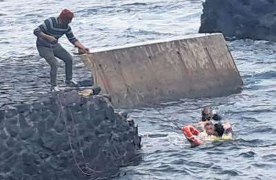 Man attempts suicide by throwing himself into the sea during Storm Francis
