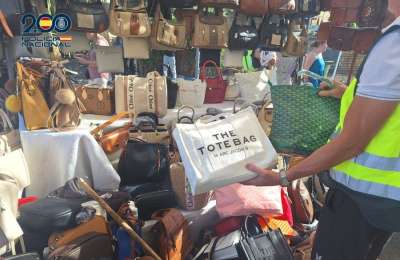 Ten arrested in crackdown on counterfeit goods at Los Cristianos market