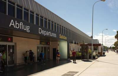 Man arrested trying to board flight at Tenerife South Airport with his dead wife