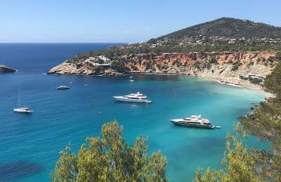 Rent a Boat in Ibiza – Luxury boat rentals, yachts and an island experienced from the sea