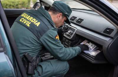 Guardia Civil adds glovebox inspections to traffic stops and checkpoints
