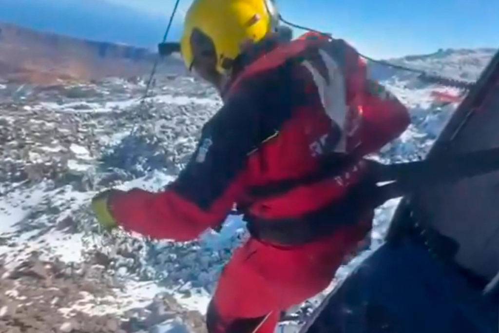 VIDEO: Hiker rescued by helicopter after fall in Teide National Park