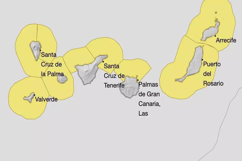 Yellow weather alerts issued across the Canaries for dangerous seas this weekend