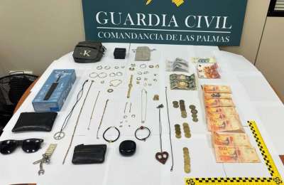 Airport worker arrested for stealing from passengers’ luggage in Fuerteventura