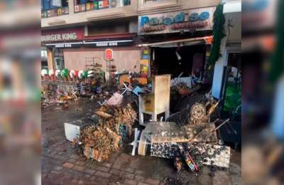 VIDEO: Souvenir shop in Los Cristianos destroyed by overnight fire 