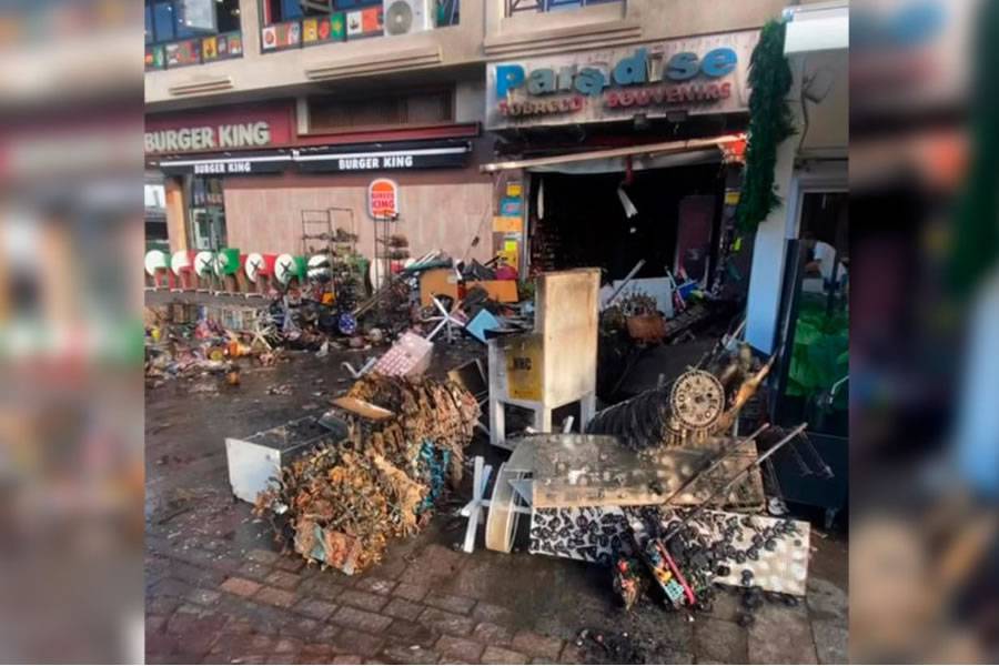 VIDEO: Souvenir shop in Los Cristianos destroyed by overnight fire 