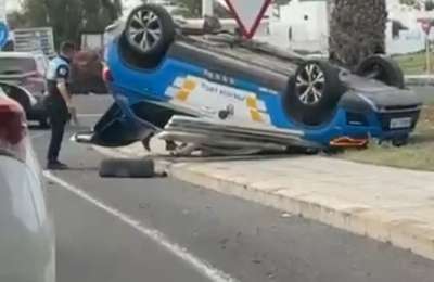Police car overturns in Puerto del Carmen