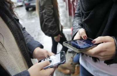 Spain to ban under-16s from social media under new digital safety laws