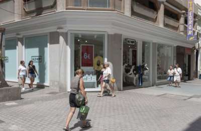 Local residents tackle and detain thief after violent mugging in Lanzarote