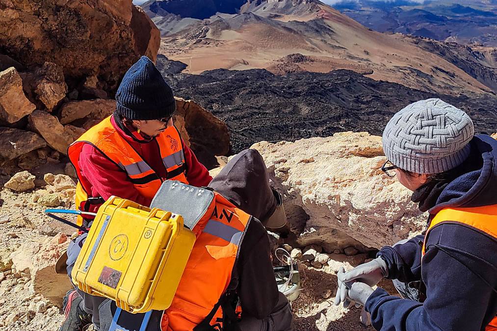 TEIDE UPDATE: Seismic Swarm of over 1,400 earthquakes in 14 hours