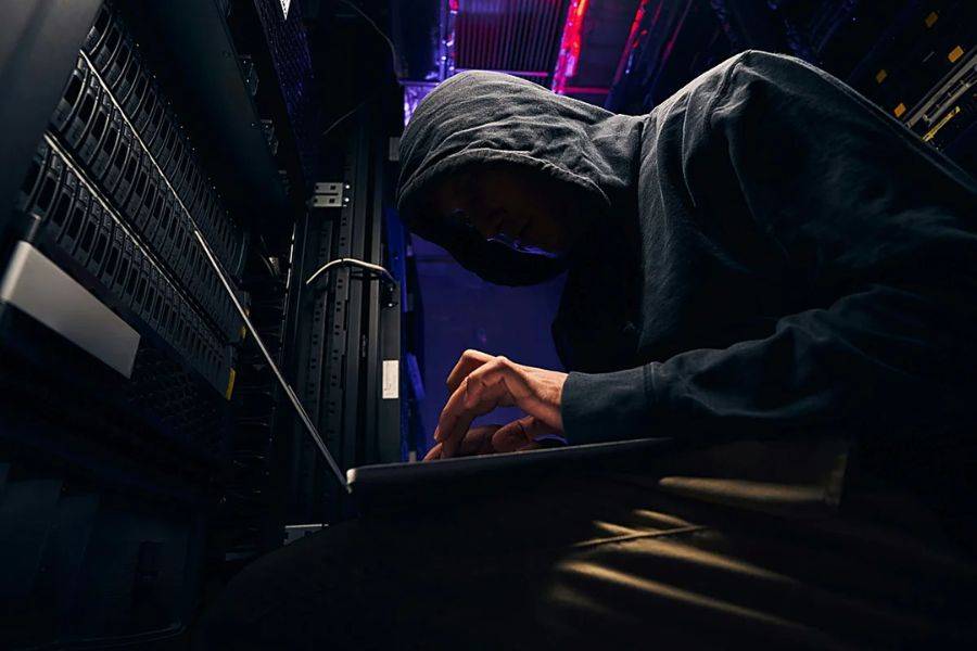 Tenerife hacker caught staying in luxury hotels for one cent a night