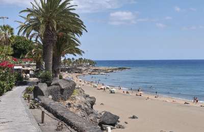 FRIDAY WEATHER: Strong gusty winds in the Canary Islands with clear skies and warm temperatures