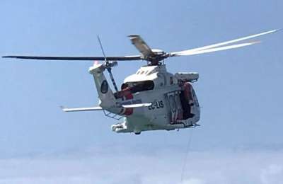 VIDEO: Father and daughter swept out to sea in Tenerife rescued in dramatic helicopter operation