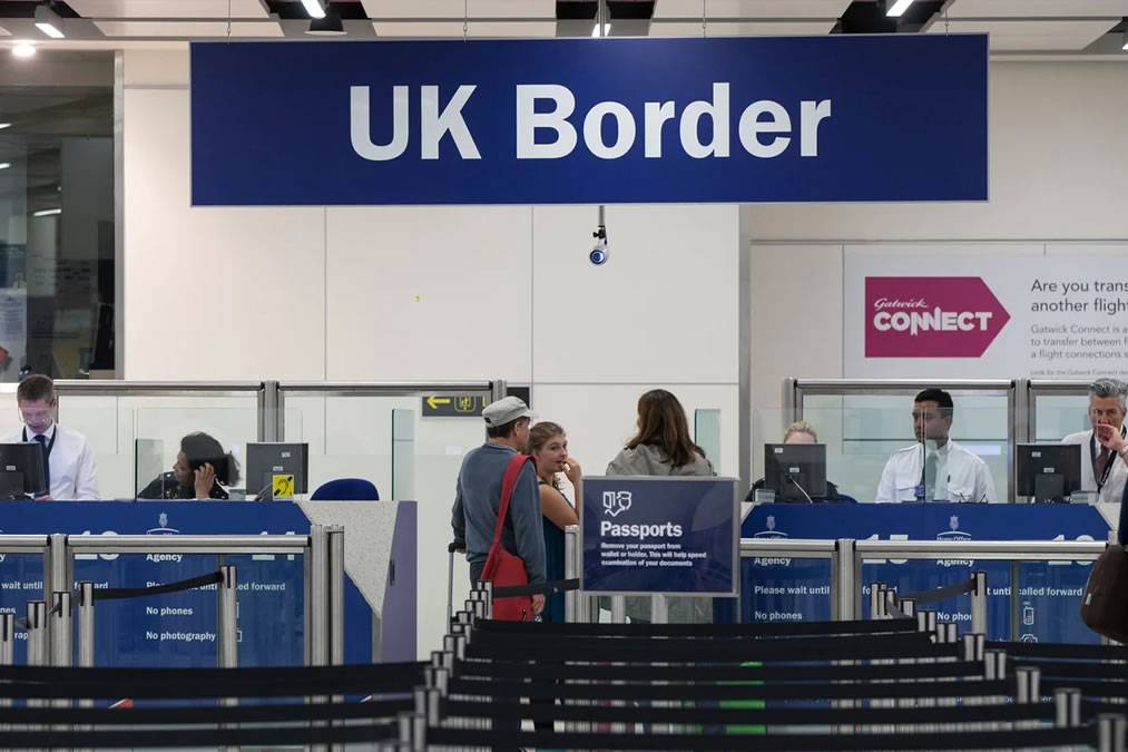 NEW UK TRAVEL RULE: Spanish visitors must have ETA approved before flying