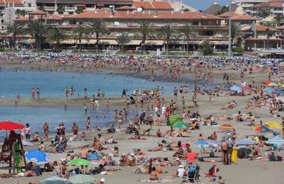 The Canaries had record tourist figures in 2025 but their stays were shorter and they spent less 