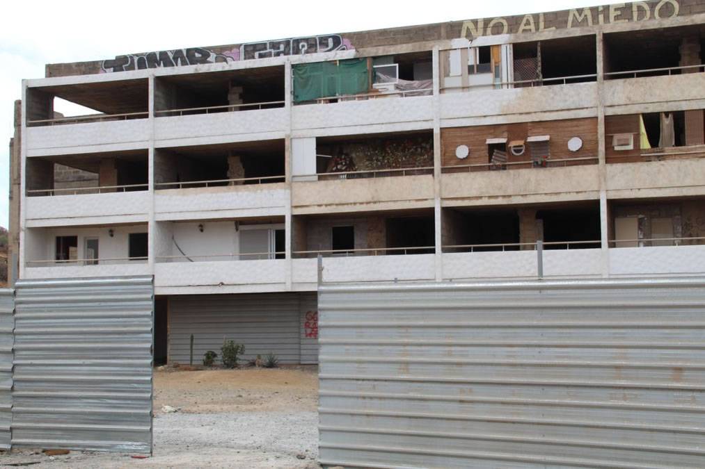 Apartment block in south Tenerife reoccupied by squatters two years after evictions