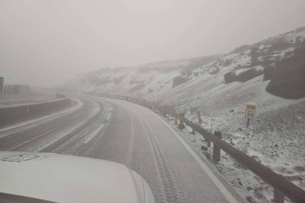 Access roads to Teide closed after overnight snow